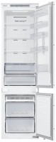 Купить встраиваемый холодильник Samsung BRB30603EWW  по цене от 28787 грн.